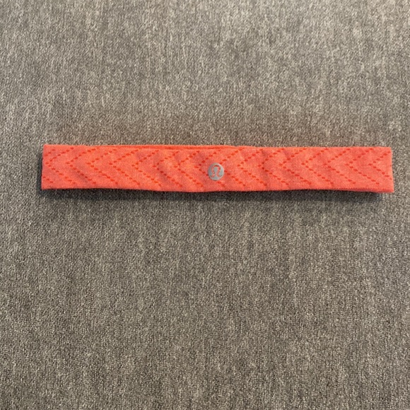 Assorted lululemon headbands - Picture 3 of 6